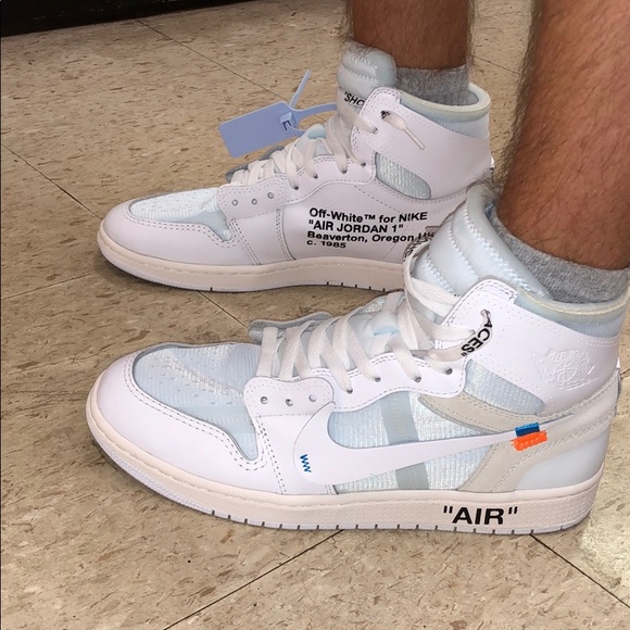 Off white Jordan 1’s - Picture 3 of 7